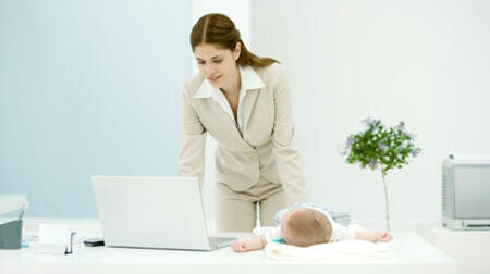 Milyen feltételekkel kell foglalkoztatni a GyES-ről visszatérő nőt?