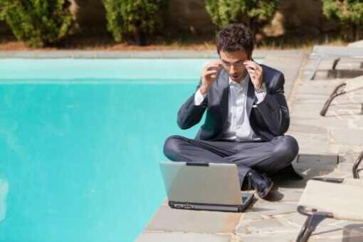 Miért tesz boldogabbá a munka, mint a pihenés?