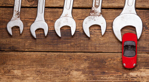 Modern márkakereskedés és új munkahelyek Jászberényben