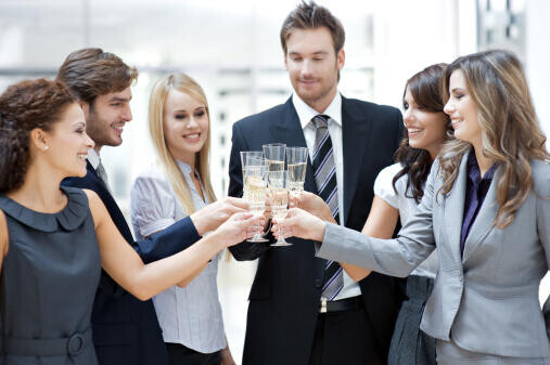 Kevés magyar barátkozik a kollégáival