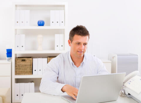 Serkenti vagy lehúzza az iroda, ahol dolgozik?