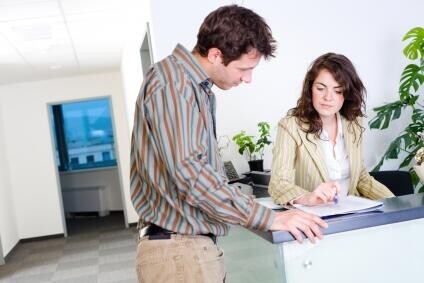 Állás nélkül, humán diplomával