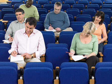 A válságban se felejtkezzünk el a továbbképezni magunkatl!