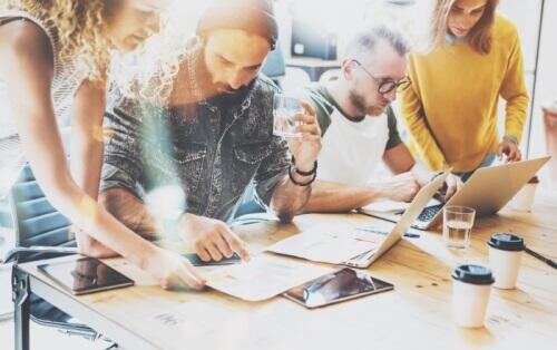 Digitálisan fejlett munkavállalókat keresnek