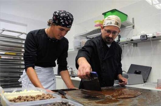 Csokiműhelyben dolgozhatnak autista fiatalok