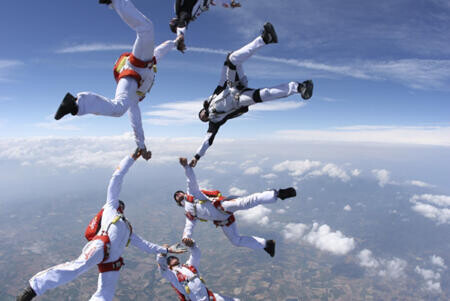 Felemésztik a konfliktusok a vezetőket