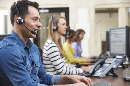 Ötszáznál is több állás a szolgáltató központoknál