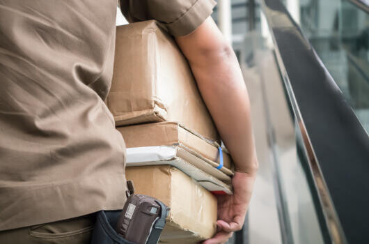 30-40 ezer forintot kapnak a postások