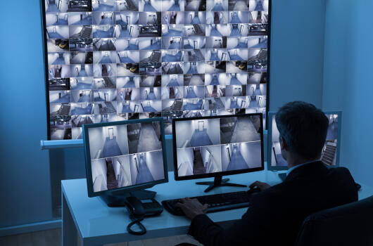 Kamerát szerelt a munkahelyi női mosdóba