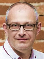 Ingatlanosoknak áll a világ? - munka, szakma, fizetés