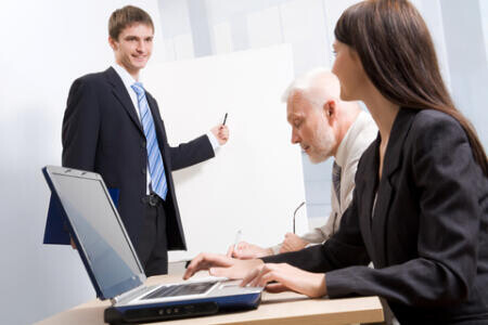 A személyiség fejlesztését irányító szakember: a tréner