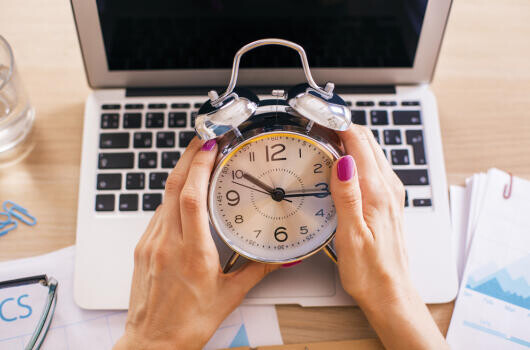 Sokat túlóráznak a magyarok