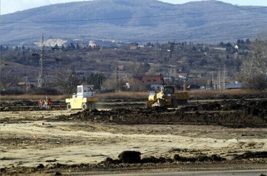 Ezer ember kezdheti meg a munkát ősszel