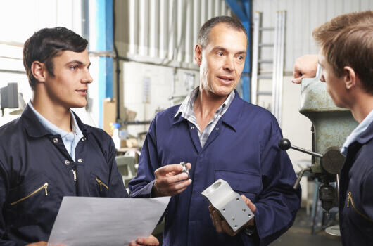 Kétezernél több munkahelyet teremthetnek