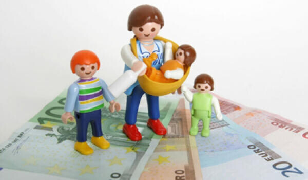 Hogyan módosul a munkába visszatérő kismama bére?