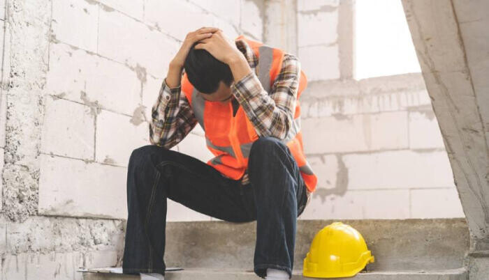 Az elbocsátás hatásai a mentális egészségünkre – hogyan lépjünk tovább?