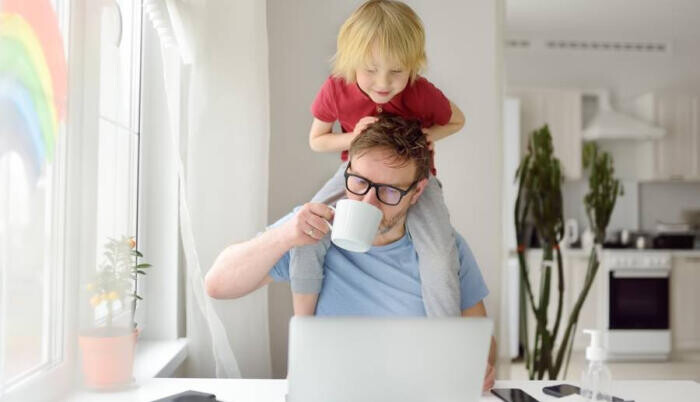 Home office kisgyermekes szülőként – áldás vagy állandó zsonglőrködés?