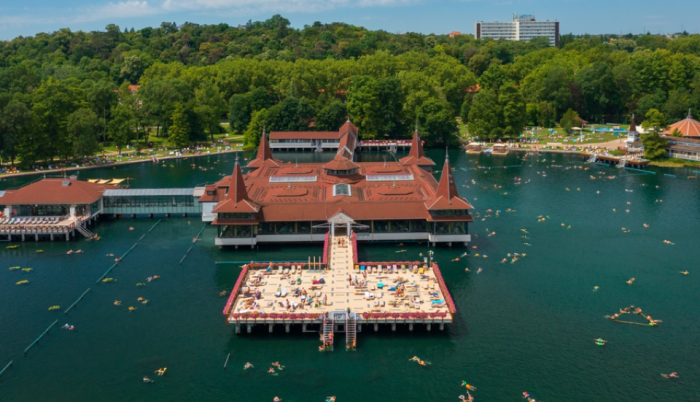 Fejlesztés kezdődik Hévízen