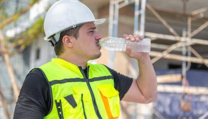 Kánikula és munka: mikor jár szünet, mikor kötelező a védőital?