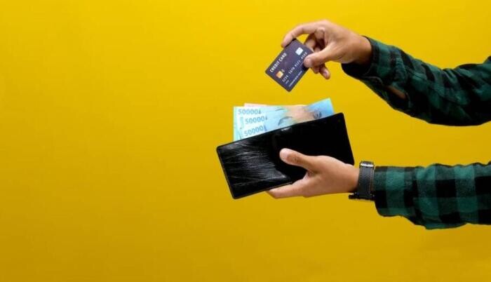 Hová tűnik el a fizetésed? A 4 leggyakoribb pénznyelő szokás