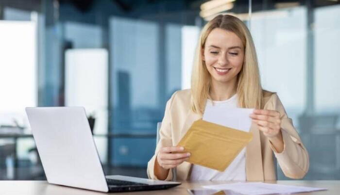 Végkielégítés 2026-ban: mikor jár, mennyi az összege, és mennyi marad belőle nettóban?