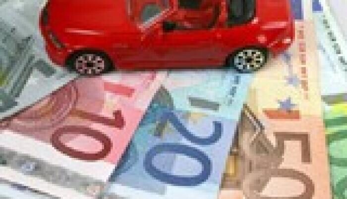 Limitálják az állami cégvezetők fizetését