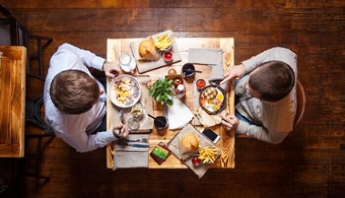 Egy asztalnál a főnökkel: tippek munkaebédhez!