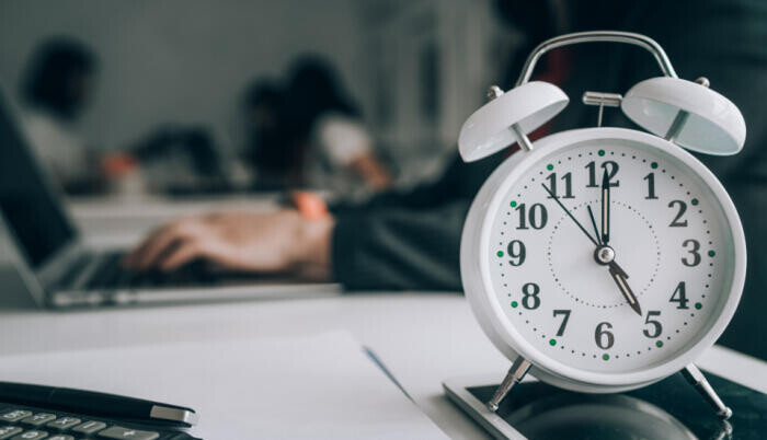 Mikor kötelező a túlóra? Mekkora összeg jár érte? 