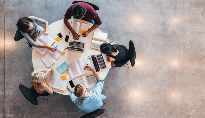 Tehetségprogramok frissdiplomásoknak és újratervezőknek 